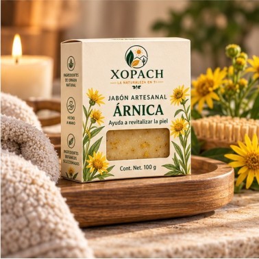 Jabón artesanal Árnica XOPACH 100 g — imagen ambientada