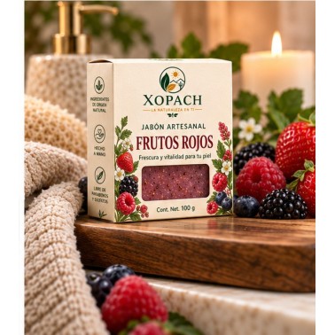 Jabón artesanal Frutos Rojos XOPACH 100 g — imagen ambientada