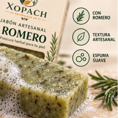 Detalle del jabón de romero XOPACH con textura artesanal y espuma suave