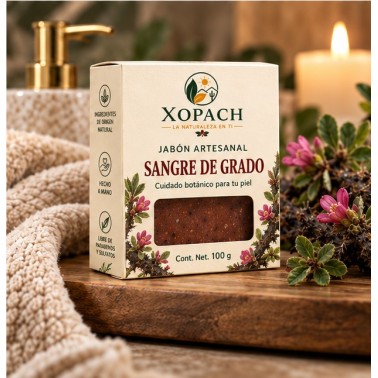 Jabón artesanal Sangre de Grado XOPACH 100 g — imagen ambientada